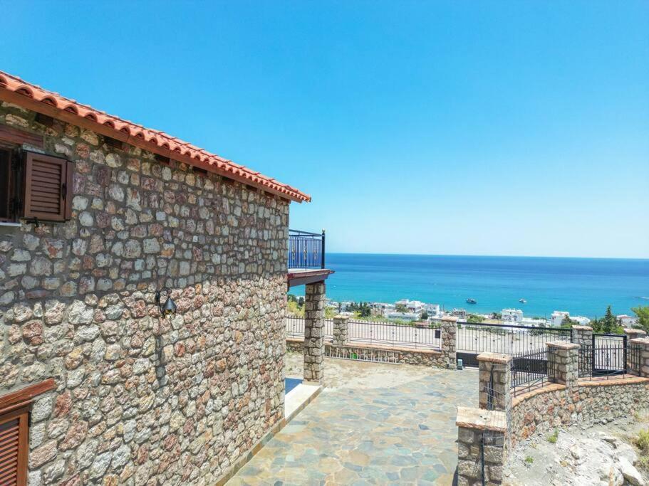 Villa Petronas Land House 2 à Archangelos  Extérieur photo