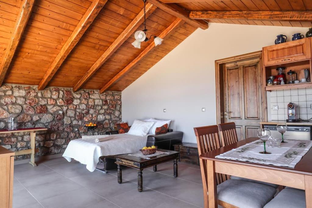 Villa Petronas Land House 2 à Archangelos  Extérieur photo